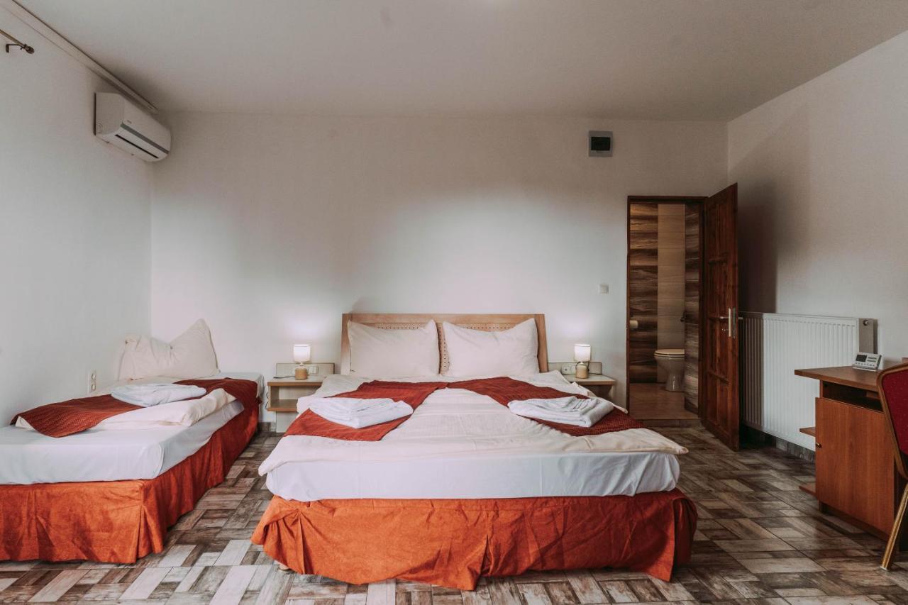 Pelso Wellness Hotel Balatonfenyves Buitenkant foto